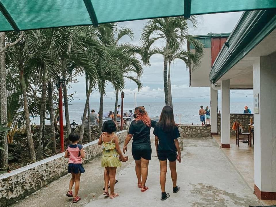 Marina Village Moalboal Buitenkant foto